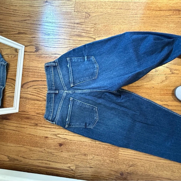 Old Navy Extra High Rise Curvy Ski-Hi Straight Jeans - Picture 6 of 6